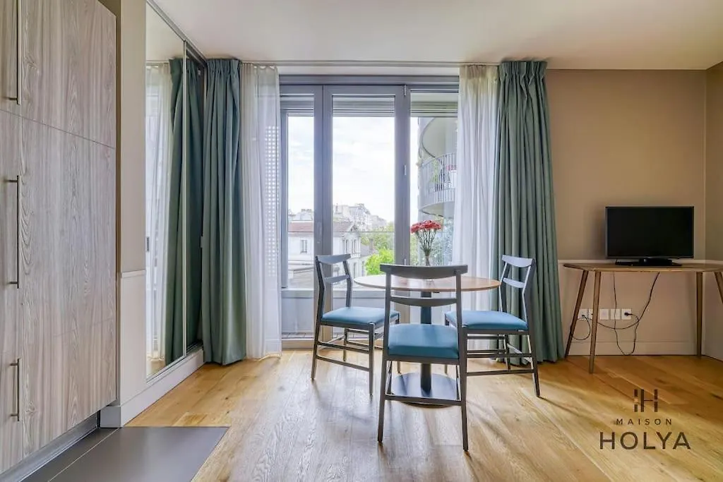 Le Vital - A Auteuil - 358B Paris 0*,